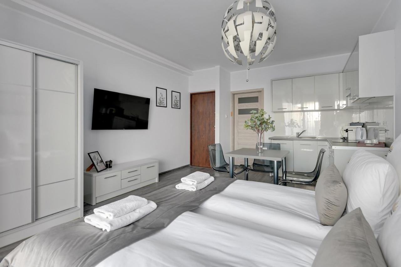 Downtown Apartments Sadova City Center & Parking Gdańsk Buitenkant foto