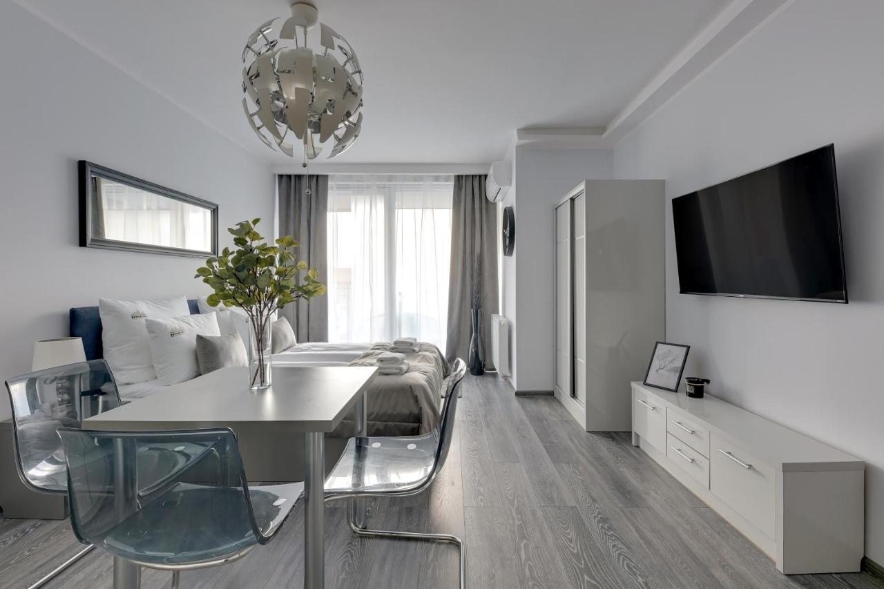 Downtown Apartments Sadova City Center & Parking Gdańsk Buitenkant foto
